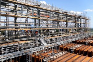 Enclosure scaffolding
